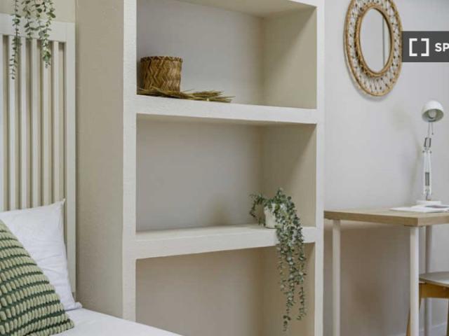 Habitación en piso compartido en alquiler, Castillejos, Madrid