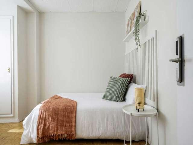 Habitación en piso compartido en alquiler, Castillejos, Madrid