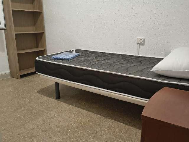 Habitación en piso compartido en alquiler, El Carmel, Barcelona
