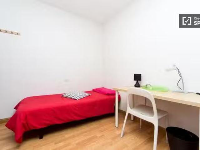 Habitación en piso compartido en alquiler, Embajadores
