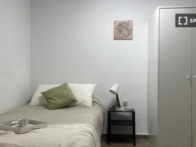 Habitación en piso compartido en alquiler en Torrefiel, Valencia
