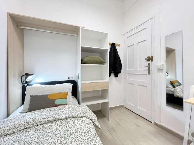 Habitación en piso compartido en alquiler en Universidad, Madrid