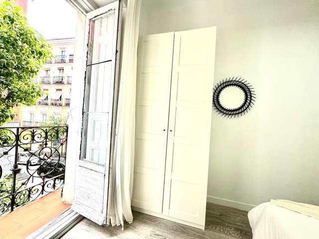 Habitación en piso compartido en alquiler en Universidad, Madrid