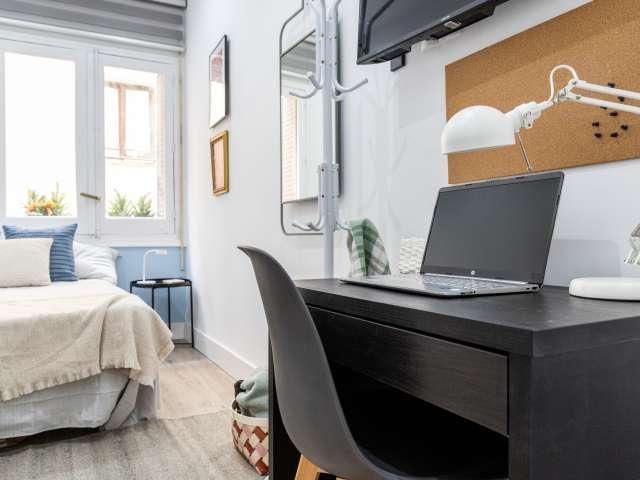 Habitación en piso compartido en alquiler en Universidad, Madrid