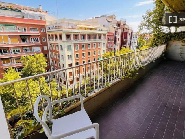 Habitación en piso compartido en alquiler en Universidad, Madrid