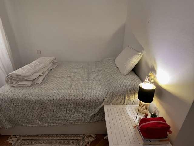 Habitación en piso compartido en alquiler en Universidad, Madrid