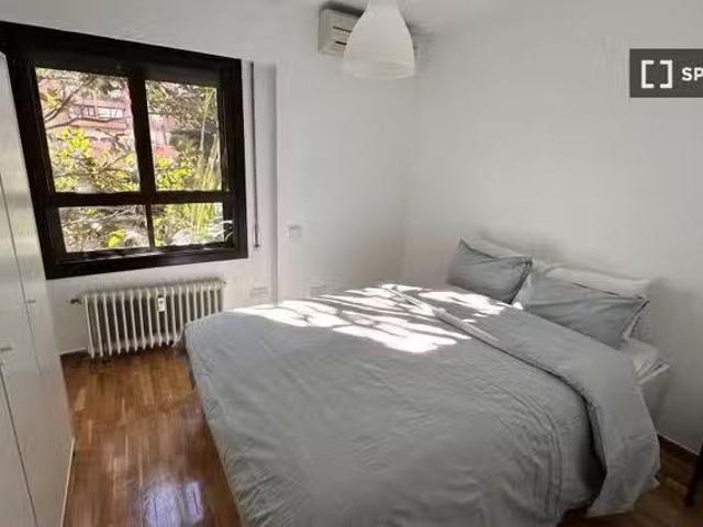 Habitación en piso compartido en alquiler en Valverde, Madrid