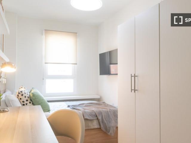 Habitación en piso compartido en alquiler en Valverde, Madrid