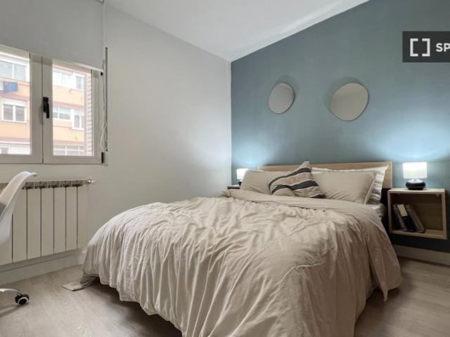 Habitación en piso compartido en alquiler, Valverde, Madrid