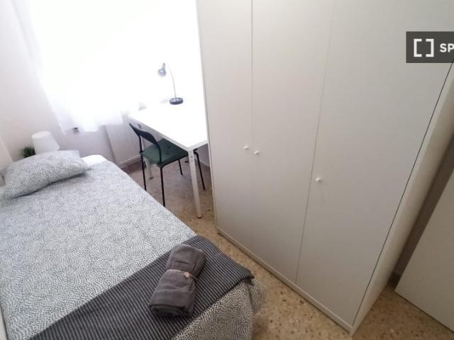 Habitación en piso compartido en alquiler en Valverde, Madrid