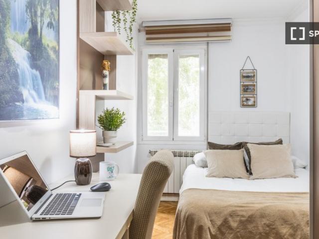 Habitación en piso compartido, Valdezarza, Madrid