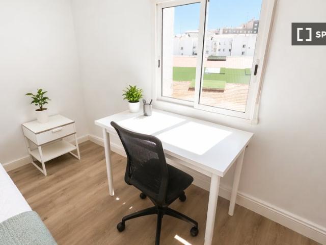 Habitación en piso compartido en alquiler en Valdezarza, Madrid