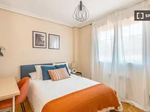 Habitación en piso compartido en alquiler en Valdezarza
