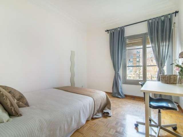 Habitación en piso compartido en alquiler en Vallehermoso, Madrid