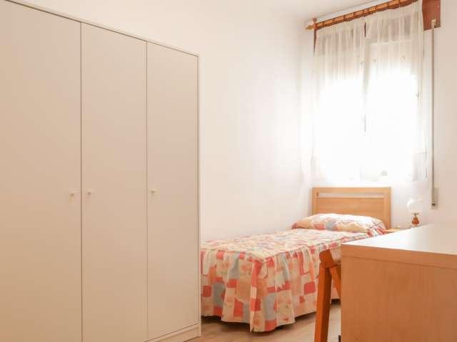 Habitación en piso compartido en alquiler en Ventas, Madrid