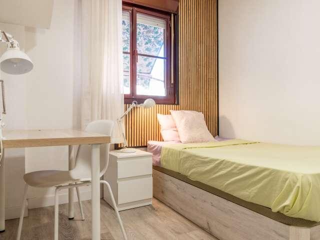 Habitación en piso compartido en alquiler en Vista Alegre, Madrid