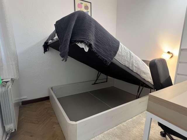 Habitación en piso compartido en alquiler en Acacias, Madrid