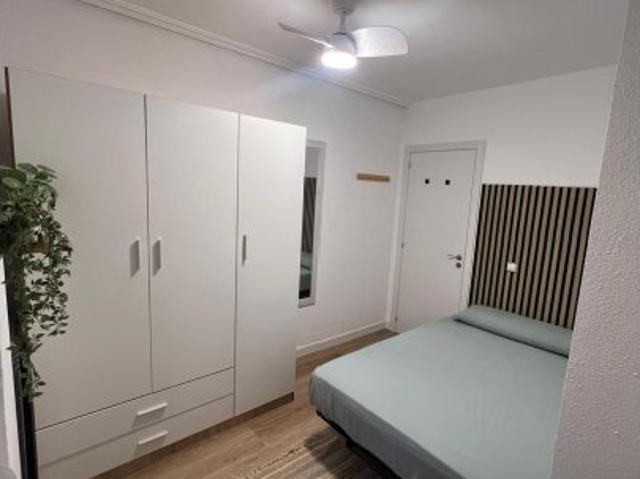 Habitación en piso compartido en alquiler en Almenara, Madrid