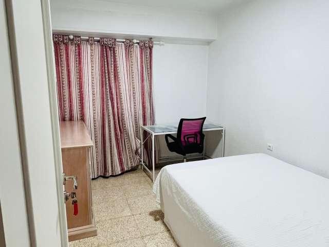 Habitación en piso compartido en alquiler en Alicante