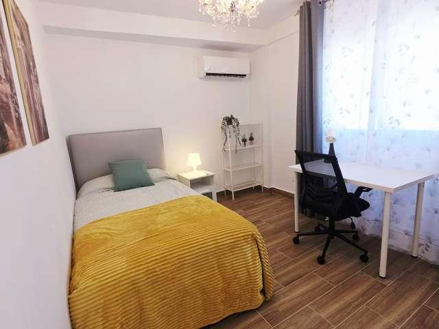 Habitación en piso compartido en alquiler en Aluche, Madrid
