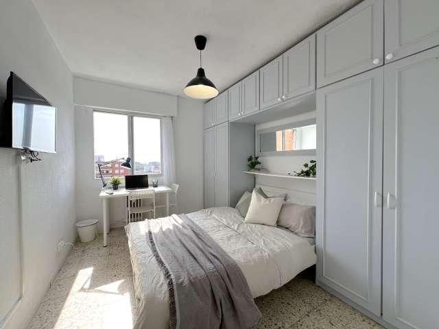 Habitación en piso compartido en alquiler en Aluche, Madrid