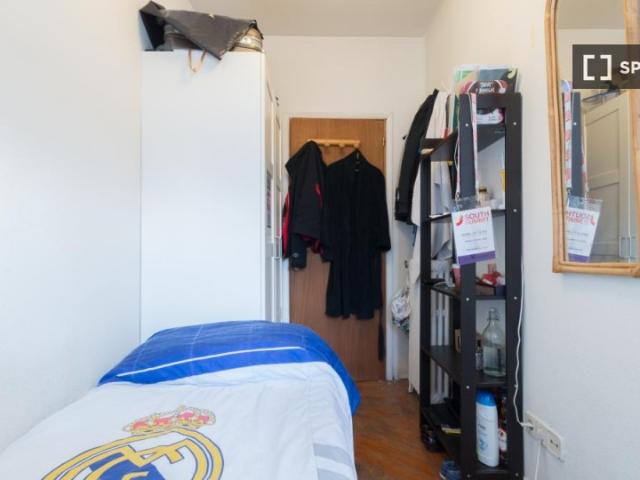 Habitación en piso compartido en alquiler en Arapiles, Madrid