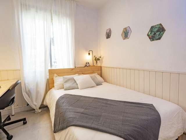 Habitación en piso compartido en alquiler en Arapiles, Madrid
