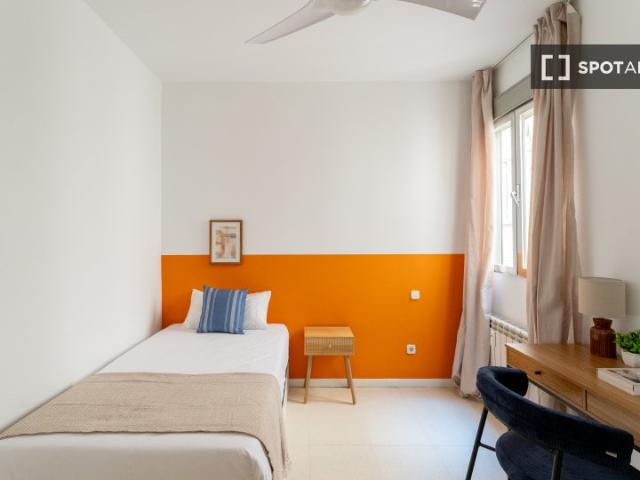 Habitación en piso compartido en alquiler en Arapiles, Madrid