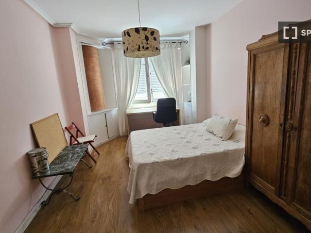 Habitación en piso compartido en alquiler en Arapiles, Madrid
