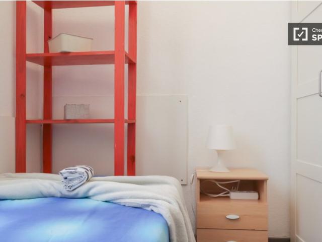 Habitación en piso compartido en alquiler en Arapiles, Madrid