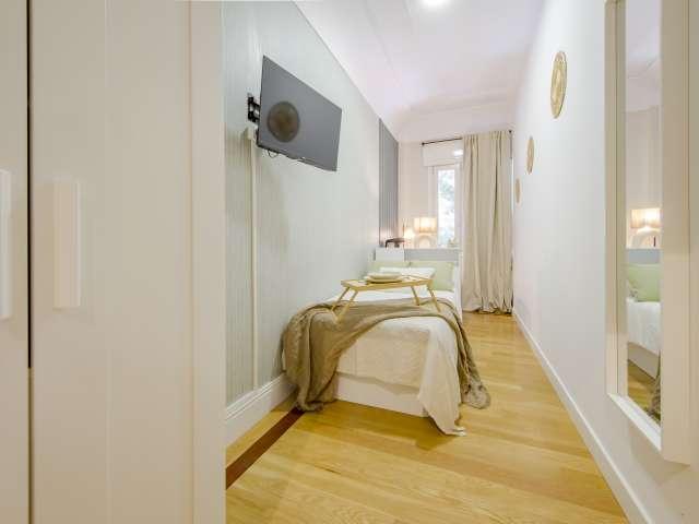 Habitación en piso compartido en alquiler en Argüelles, Madrid