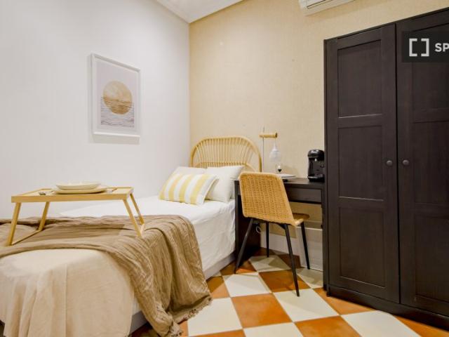 Habitación en piso compartido en alquiler en Argüelles, Madrid