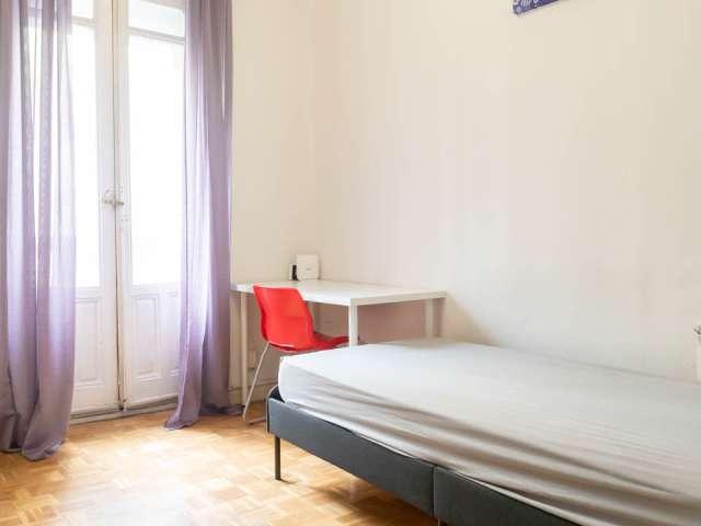 Habitación en piso compartido en alquiler en Argüelles, Madrid