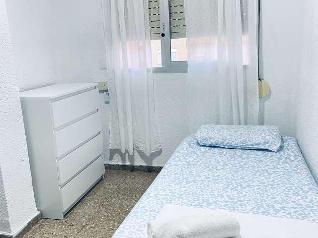 Habitación en piso compartido en alquiler en Benicalap, Valencia