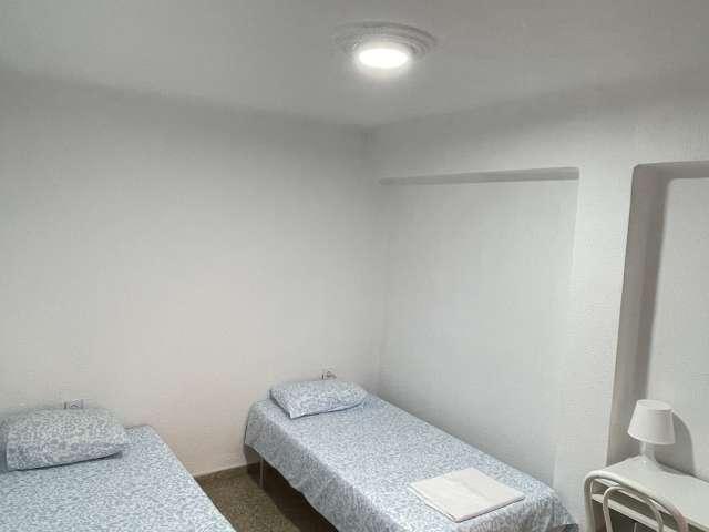 Habitación en piso compartido en alquiler en Benicalap, Valencia