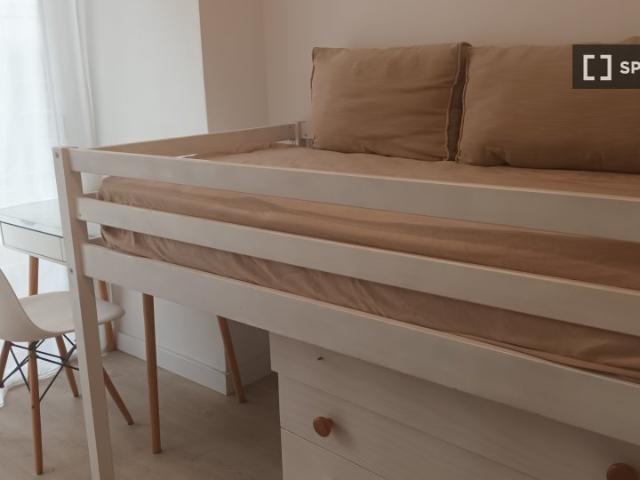Habitación en piso compartido en alquiler en Benicalap, Valencia