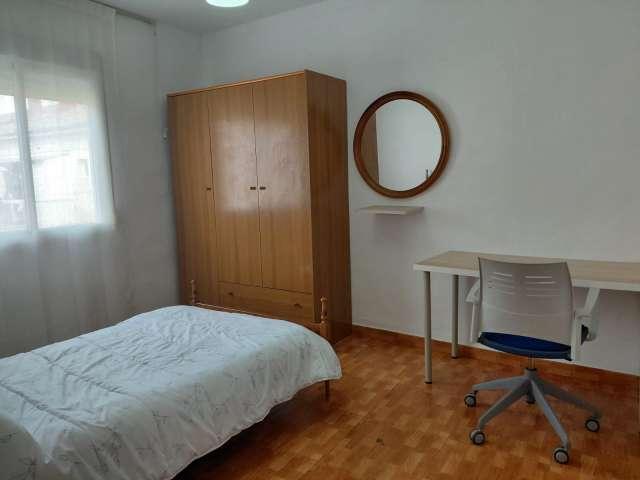 Habitación en piso compartido en alquiler en Benicalap, Valencia
