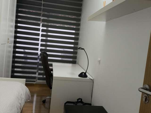 Habitación en piso compartido en alquiler en Buenavista, Madrid