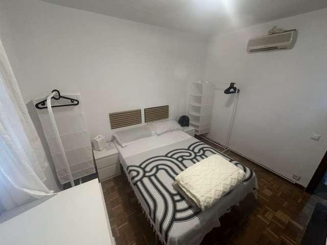 Habitación en piso compartido en alquiler en Canillas, Madrid