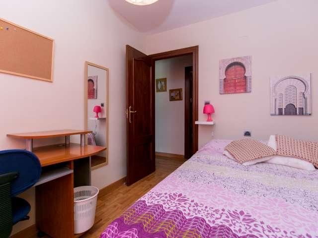 Habitación en piso compartido en alquiler en Cartuja, Granada