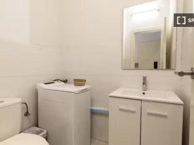 Habitación en piso compartido en alquiler en Castellana, Madrid