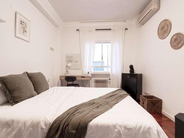 Habitación en piso compartido en alquiler en Castellana, Madrid