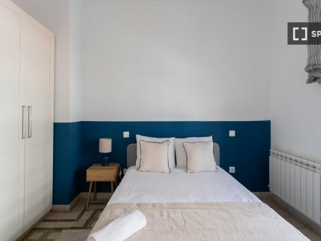 Habitación en piso compartido en alquiler en Castillejos, Madrid
