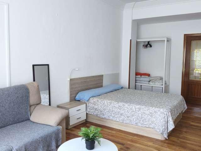 Habitación en piso compartido en alquiler en Castillejos, Madrid