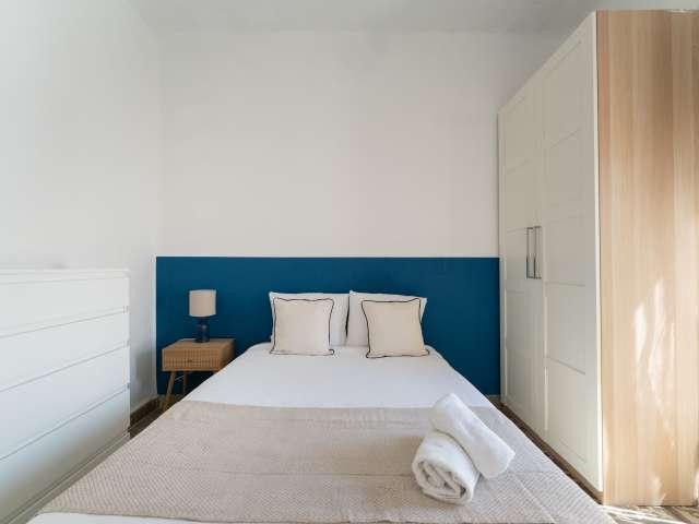 Habitación en piso compartido en alquiler en Castillejos, Madrid