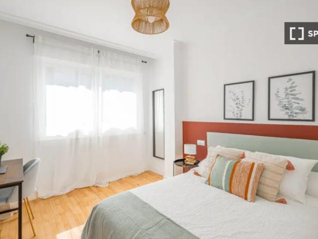Habitación en piso compartido en alquiler en Castillejos, Madrid