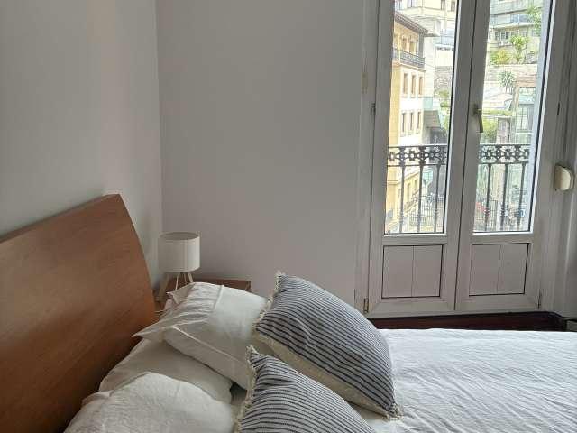 Habitación en piso compartido en alquiler en Casco Viejo, Bilbao