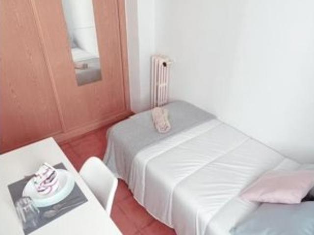 Habitación en piso compartido en alquiler en Ciudad Universitaria, Madrid