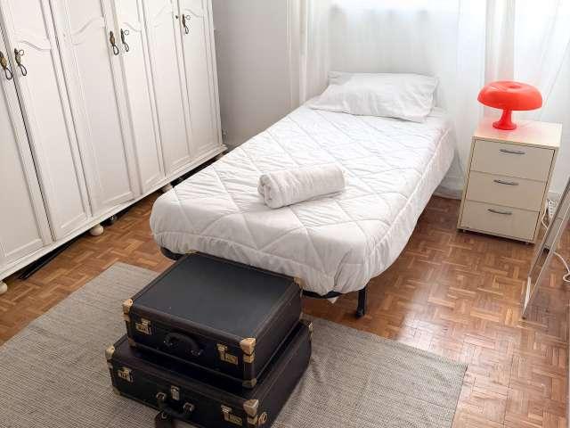Habitación en piso compartido en alquiler en Comillas, Madrid