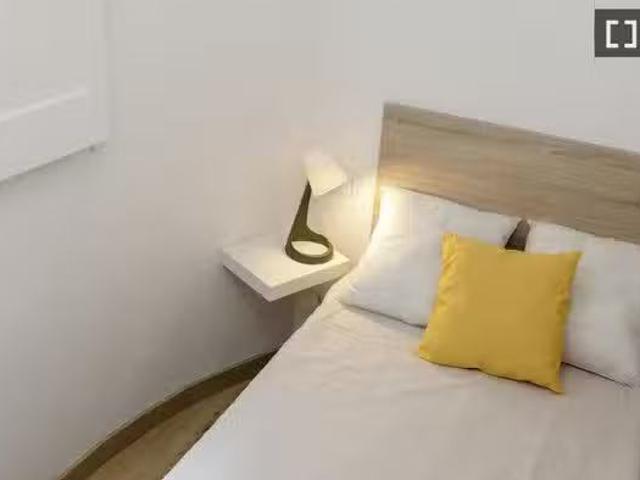 Habitación en piso compartido en alquiler en Collblanc, Barcel.